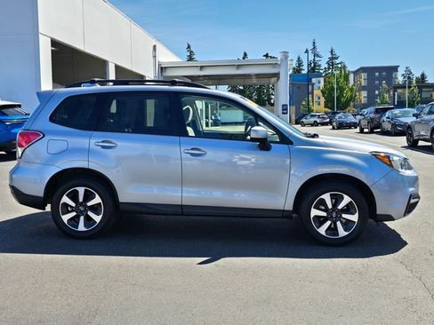 Used 2017 Subaru Forester 2.5i Premium AWD/4WD image 7