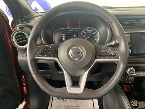 Used 2018 Nissan Kicks SR FWD image 19