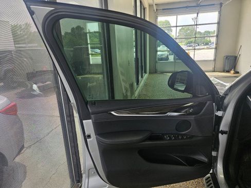 Used 2018 BMW X5 xDrive35i w/ M Sport Package AWD/4WD image 19