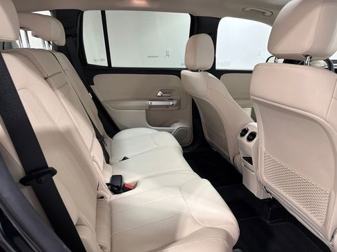 Used 2023 Mercedes-Benz GLB 250 4MATIC image 27