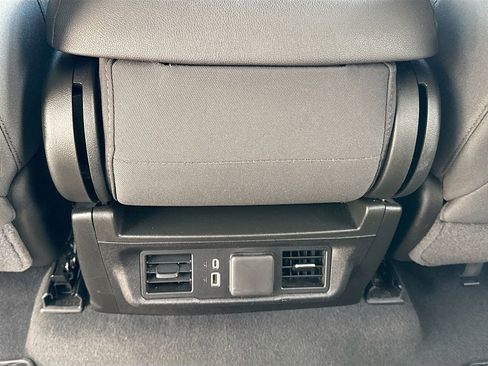 Used 2025 Chevrolet Silverado 2500 LT w/ Convenience Package image 26