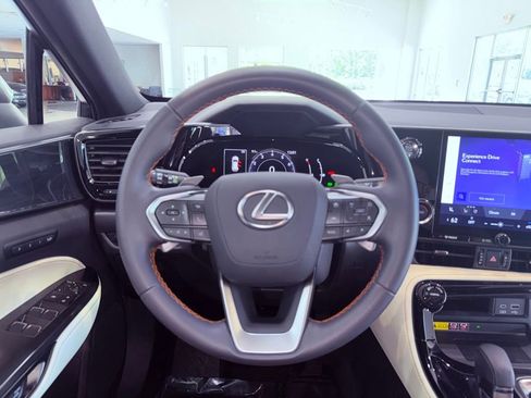 Used 2024 Lexus NX 250 FWD image 18