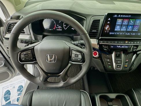 Used 2026 Honda Odyssey Touring image 14