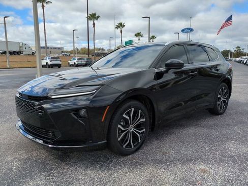 Used 2025 Toyota Crown Signia image 9