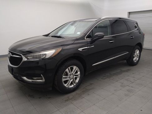 Used 2018 Buick Enclave Essence image 2