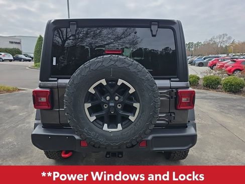 Used 2025 Jeep Wrangler Unlimited Rubicon image 6