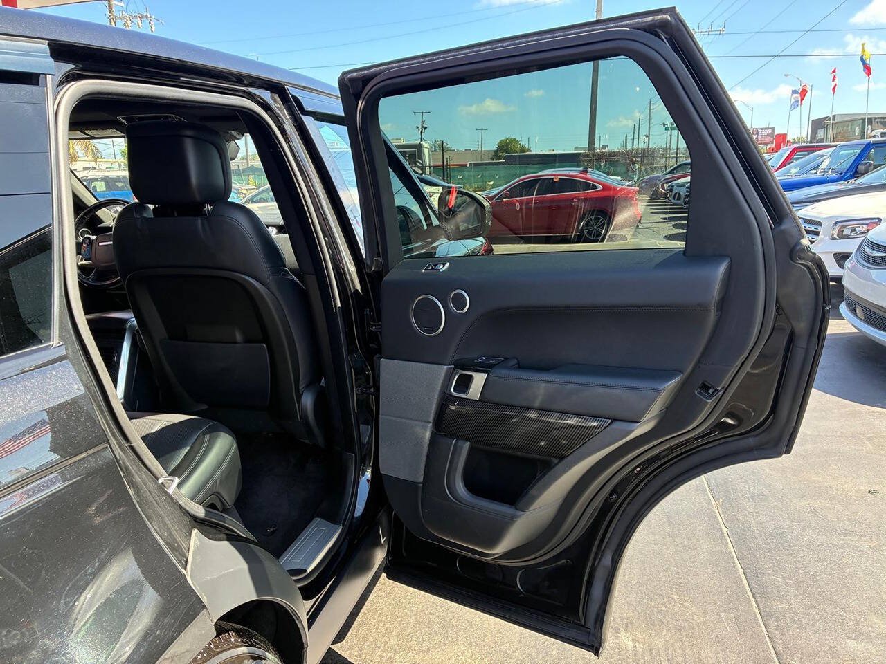 Used 2018 Land Rover Range Rover Sport HSE AWD/4WD image 14