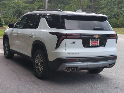 New 2027 Chevrolet Traverse LT w/ Driver Confidence Package FWD image 6