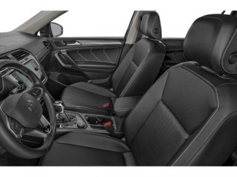 Used 2022 Volkswagen Tiguan SE AWD/4WD image 12