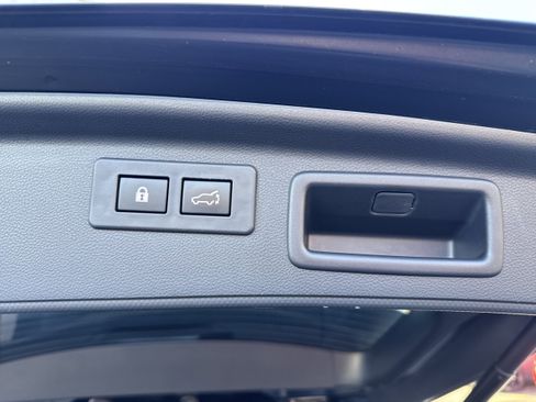 Used 2022 Subaru Forester Premium image 13