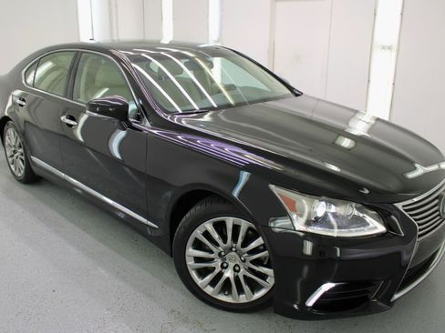 Used 2017 Lexus LS 460 w/ Comfort Package RWD image 29