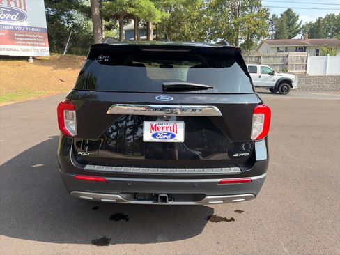 Used 2024 Ford Explorer XLT w/ Equipment Group 202A AWD/4WD image 5