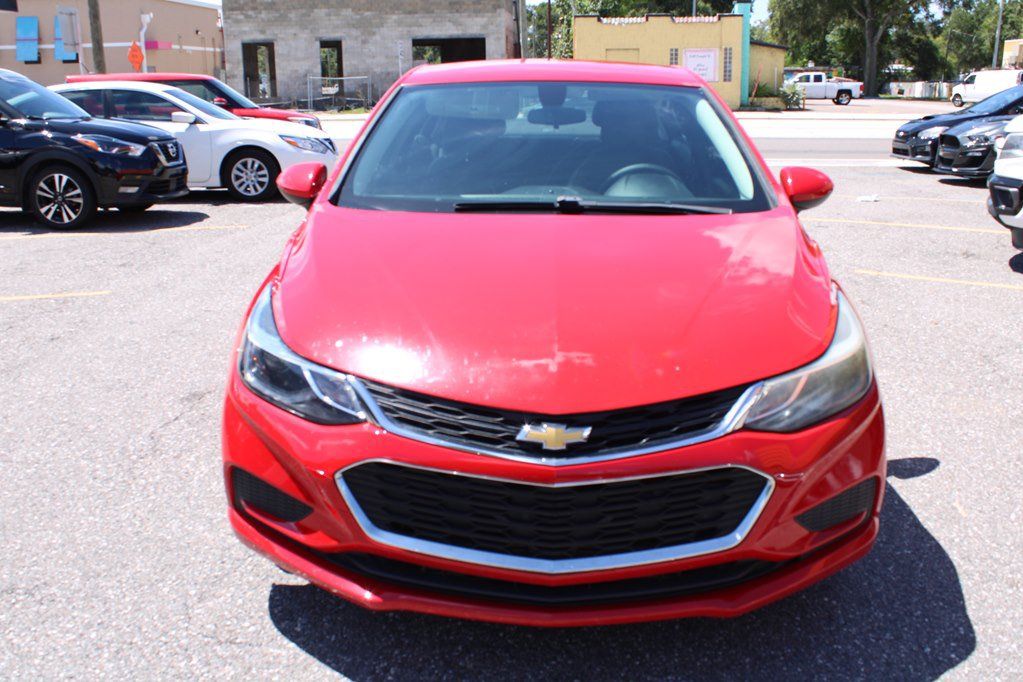Used 2018 Chevrolet Cruze LT FWD image 3