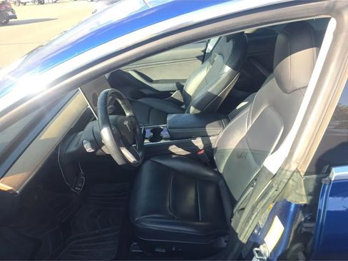 Used 2019 Tesla Model 3 Standard Range image 5