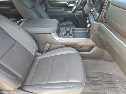 Used 2025 GMC Sierra 2500 SLT w/ SLT Convenience Package AWD/4WD image 9