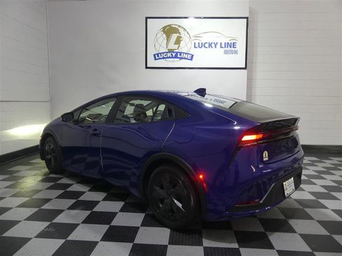 Used 2023 Toyota Prius LE image 11