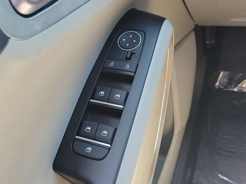 Used 2023 Kia Soul LX FWD image 17