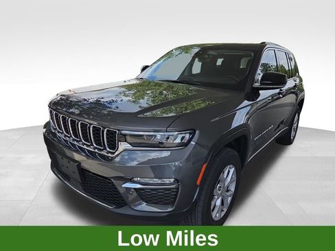 Used 2022 Jeep Grand Cherokee Limited AWD/4WD image 2
