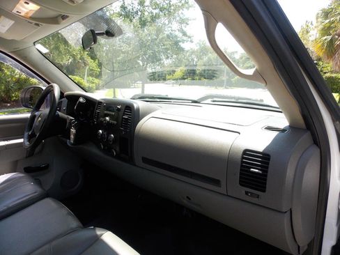 Used 2013 Chevrolet Silverado 1500 W/T RWD image 13
