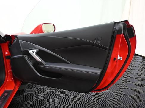 Used 2019 Chevrolet Corvette Stingray Coupe w/ 1LT RWD image 23