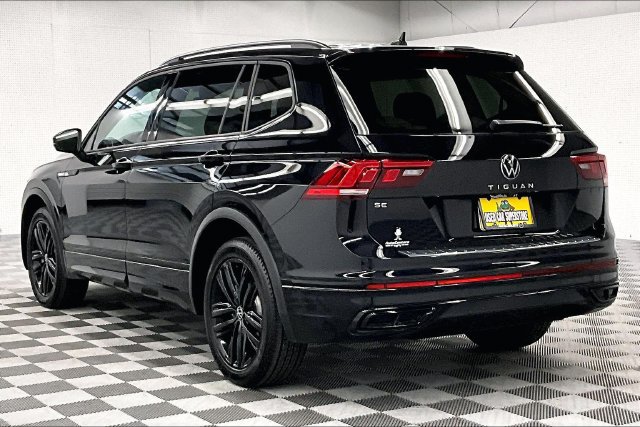 Used 2022 Volkswagen Tiguan SE R-Line FWD image 2