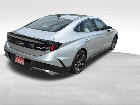 Used 2025 Hyundai Sonata SEL FWD image 7