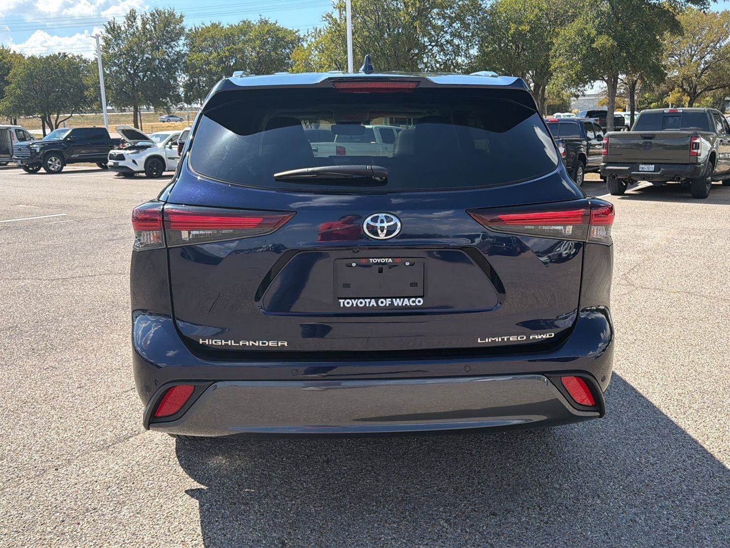 Certified 2026 Toyota Highlander Limited AWD/4WD image 6