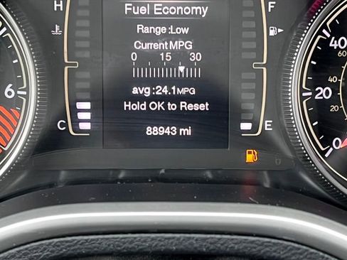 Used 2014 Jeep Cherokee Latitude AWD/4WD image 5