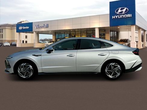 New 2025 Hyundai Sonata SEL image 3