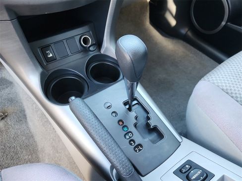 Used 2007 Toyota RAV4 2WD V6 image 16