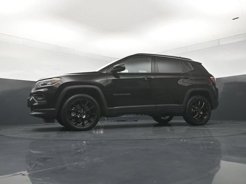 Used 2026 Jeep Compass Latitude AWD/4WD image 21