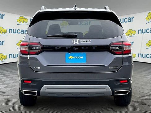 New 2025 Honda Pilot Touring image 6