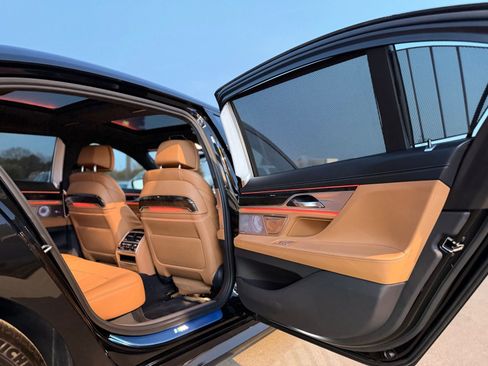 Used 2017 BMW 750i xDrive 750i xDrive image 24