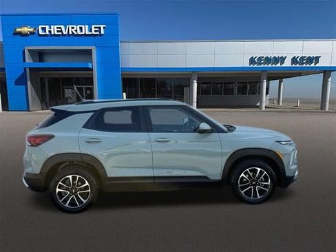 Certified 2025 Chevrolet TrailBlazer LT w/ Convenience Package FWD image 4