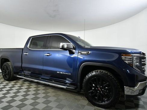 Used 2022 GMC Sierra 1500 SLT w/ SLT Premium Package image 9