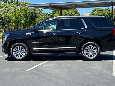 Used 2025 GMC Yukon Denali AWD/4WD image 14