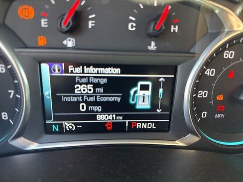 Used 2018 Chevrolet Equinox Premier AWD/4WD image 4