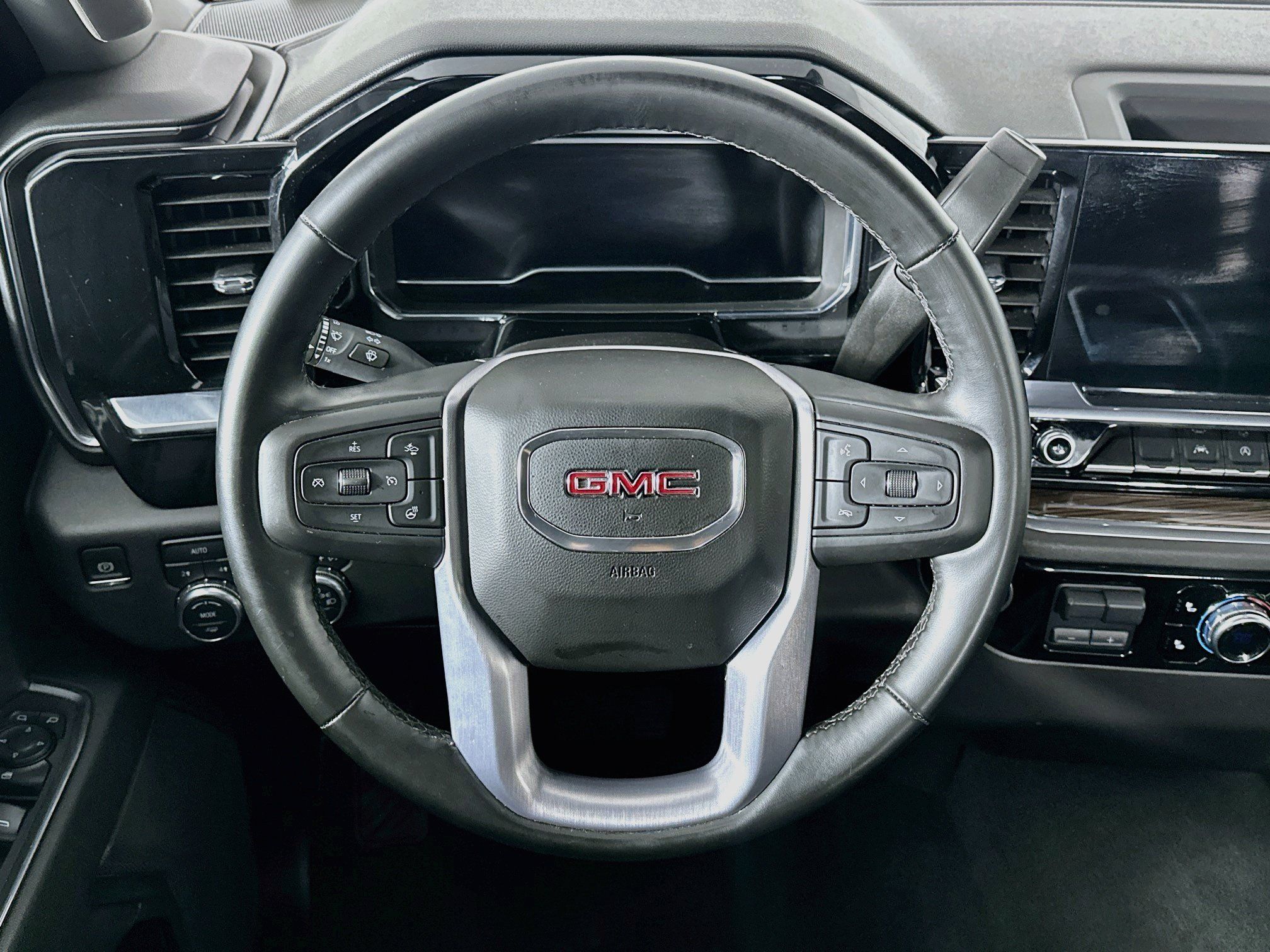 Used 2025 GMC Sierra 1500 Elevation AWD/4WD image 17
