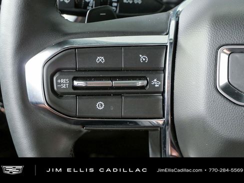 Used 2025 GMC Yukon XL Denali w/ Sun & Power Step Package AWD/4WD image 11