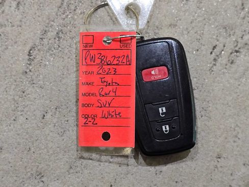 Used 2023 Toyota RAV4 XLE AWD/4WD image 32