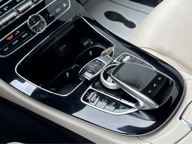 Used 2018 Mercedes-Benz E 300 4MATIC image 38
