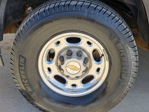 Used 2002 Chevrolet Silverado 2500 LS w/ Off-Road Skid Plate Pkg AWD/4WD image 25