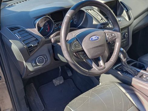 Used 2018 Ford Escape SEL image 9