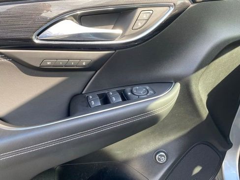 Used 2023 Buick Envision Essence image 18