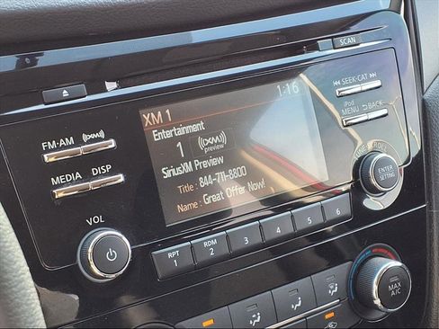 Used 2018 Nissan Rogue Sport S image 27