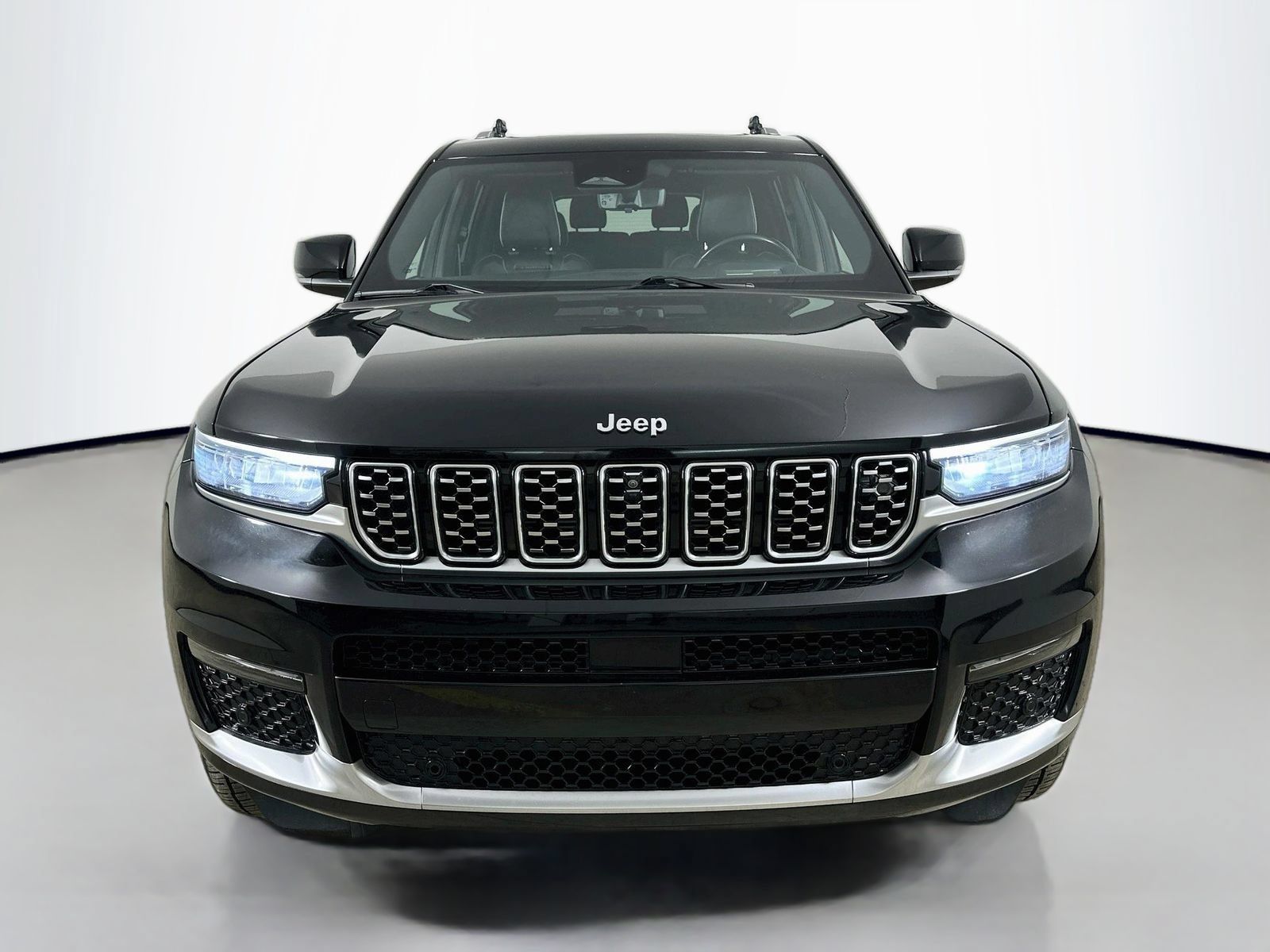 Used 2021 Jeep Grand Cherokee L Summit w/ Advanced Protech Group IV AWD/4WD image 2