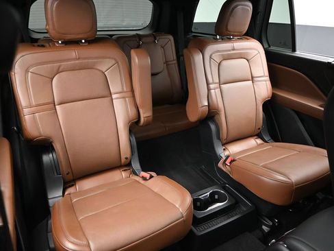 Used 2020 Lincoln Aviator Reserve w/ Equipment Group 202A AWD/4WD image 30