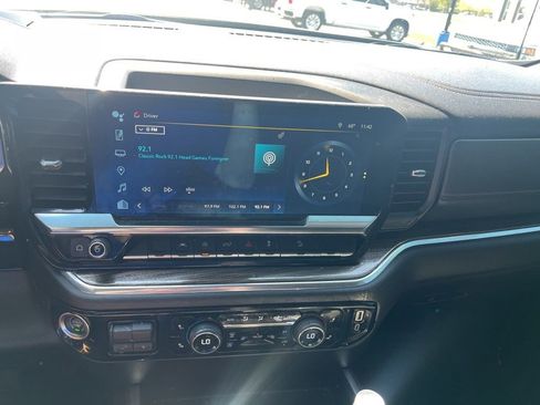 Used 2024 Chevrolet Silverado 1500 RST w/ Z71 Off-Road Package image 8