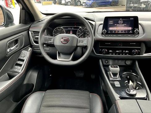 Certified 2025 Nissan Rogue SV AWD/4WD image 6