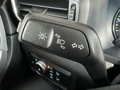 Used 2022 Ford Explorer XLT w/ Equipment Group 202A image 34